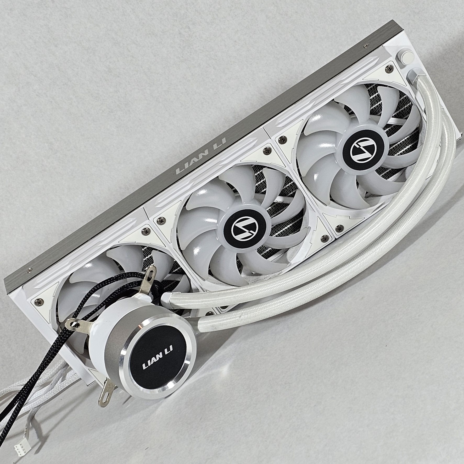 White RGB Lian Li 360mm AIO - Galahad 360 ARGB