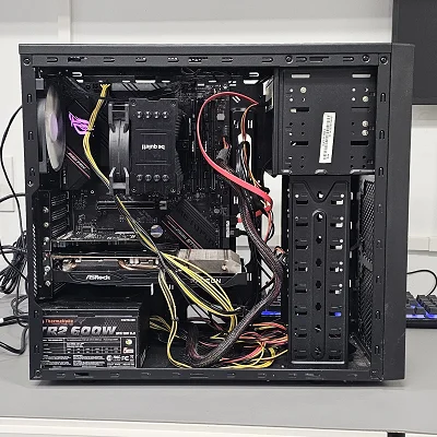 Black PC Case w/ 1 Fan - photo 10