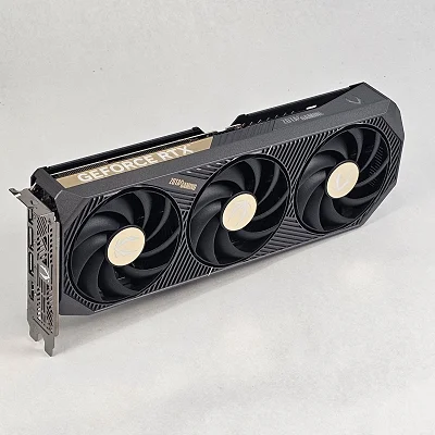 RTX 5070 Zotac Gaming Solid OC 12GB - photo 1