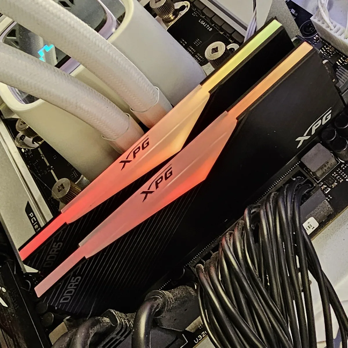 32GB DDR5 (2x16GB) CL40 6000MT/s ADATA XPG