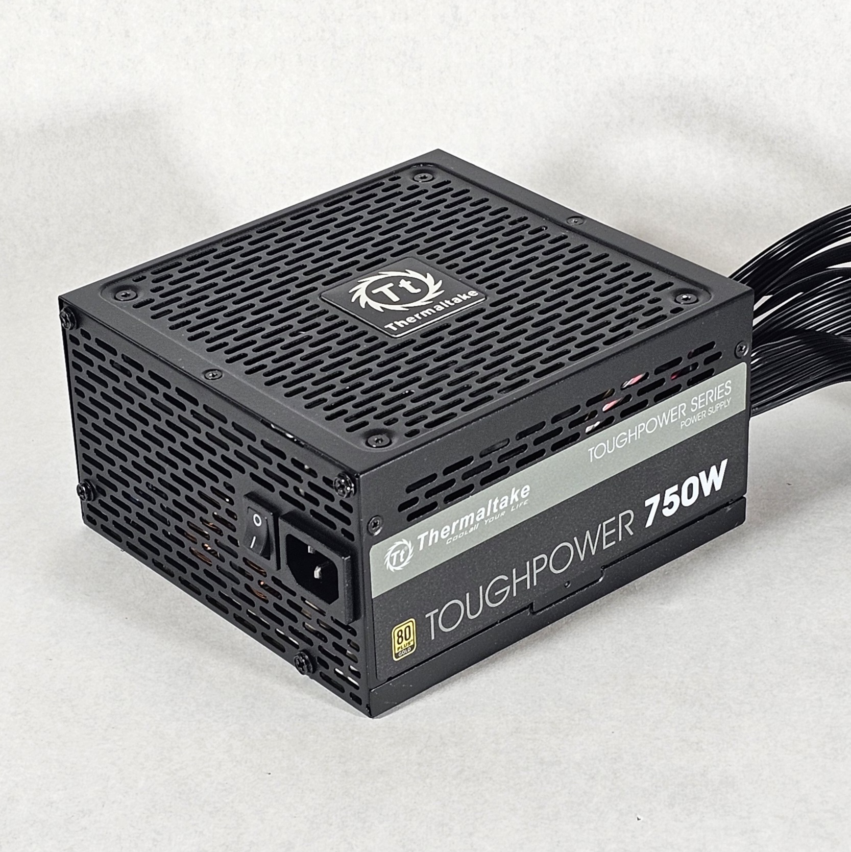 750 Watt PSU 80+ GOLD Thermaltake Power Supply
