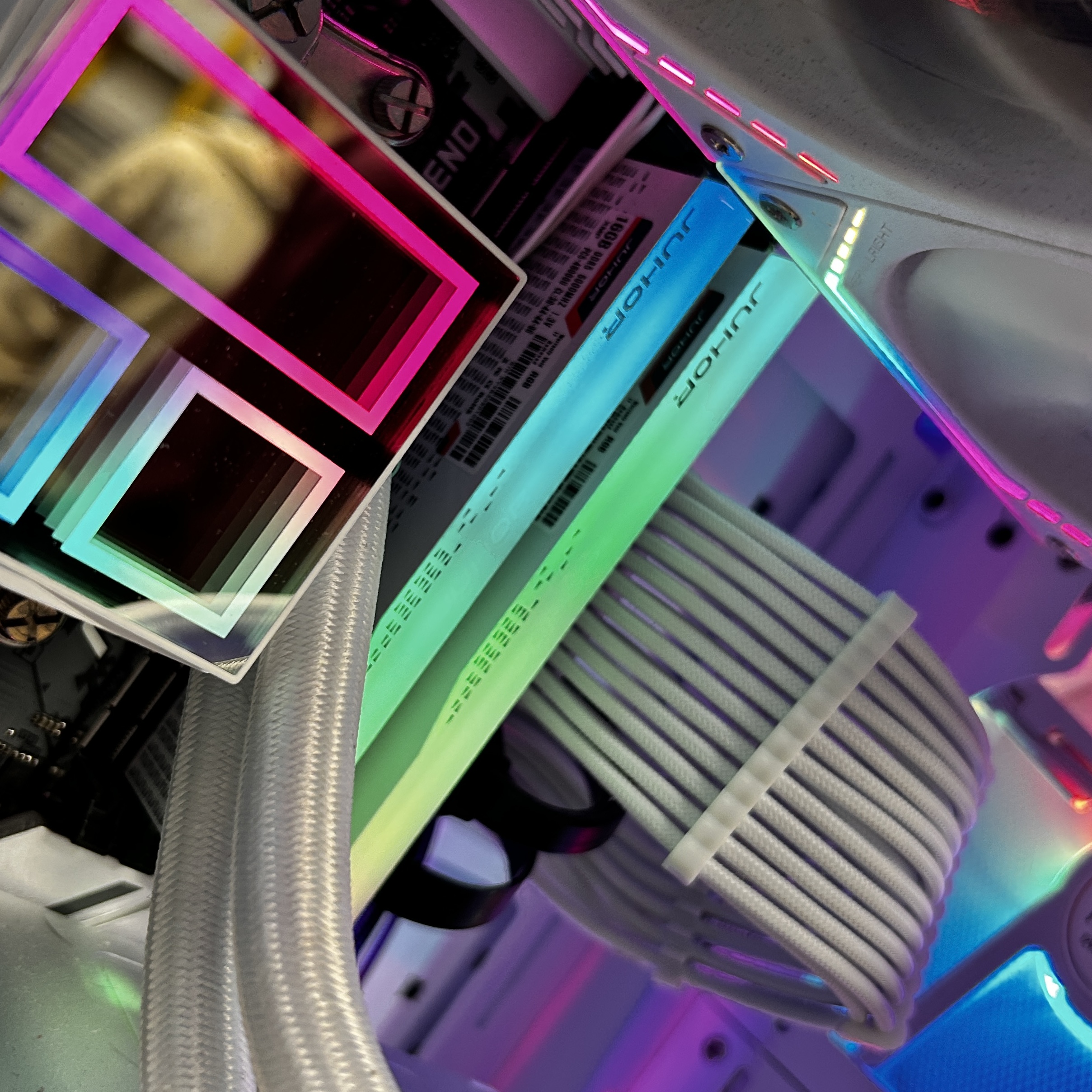 32GB DDR5 (2x16GB) White RGB RAM 6000MHz JUHOR