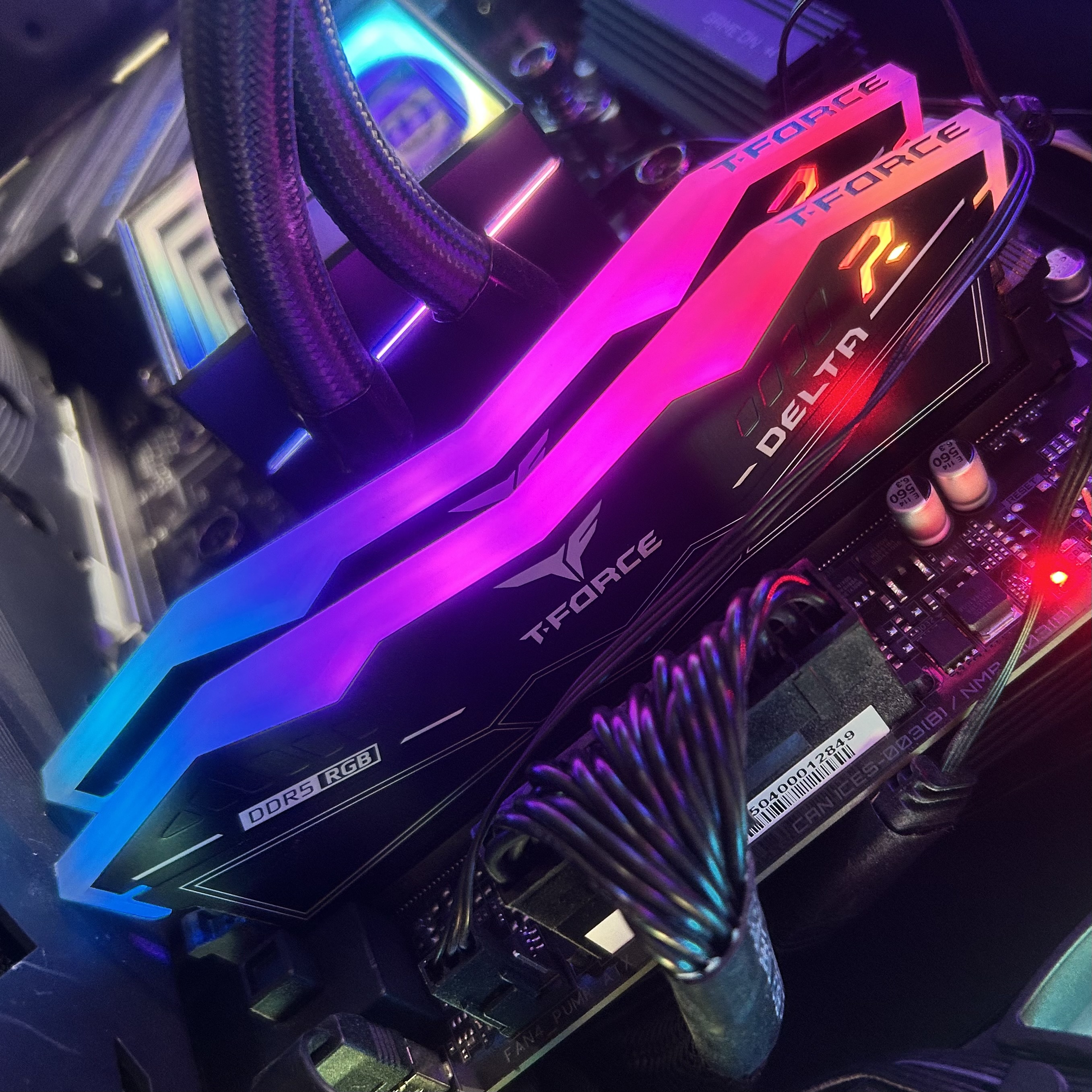 32GB DDR5 (2x16GB) RGB CL38 6400Mhz T-FORCE DELTA R