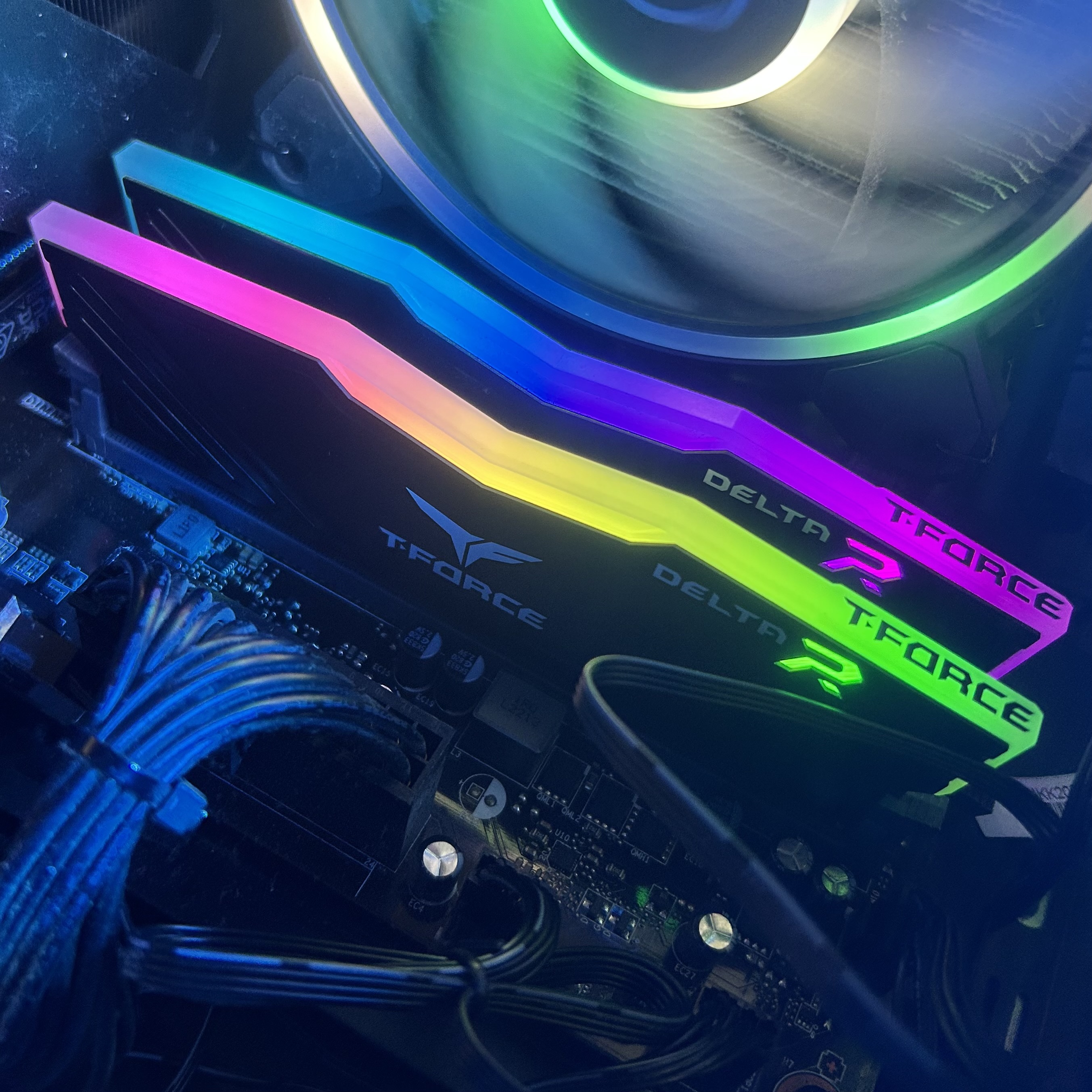 32GB DDR5 (2x16GB) RGB RAM CL16 3000MHz T-FORCE DELTA R Memory