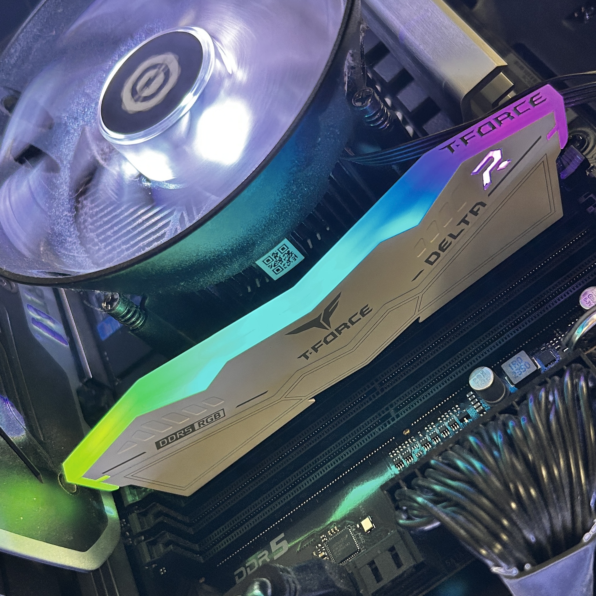 16GB DDR5 (1x16GB) CL40 5200MHz White RGB RAM T-FORCE DELTA R