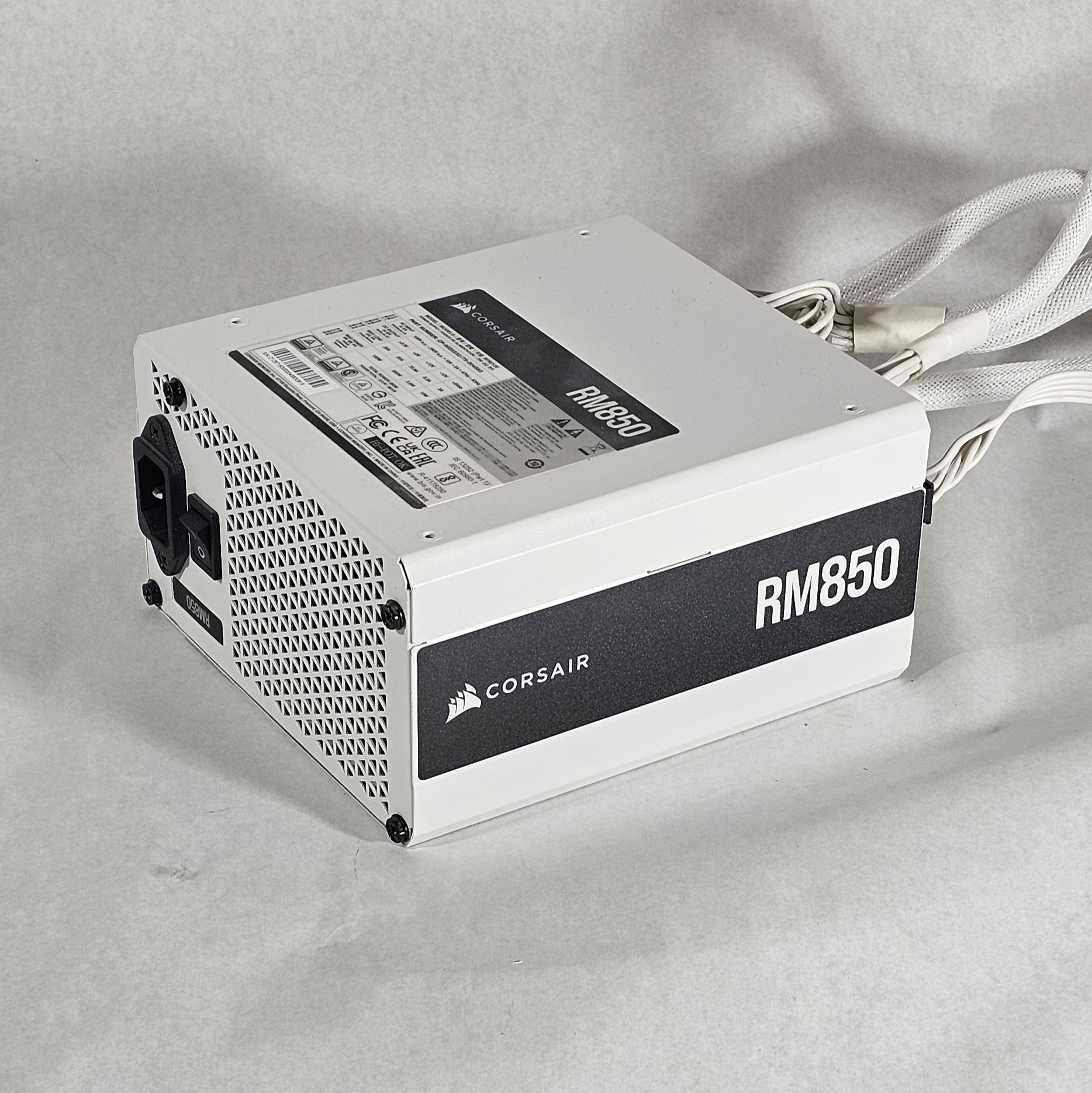 WHITE 850 Watt PSU Corsair RM850 Power Supply
