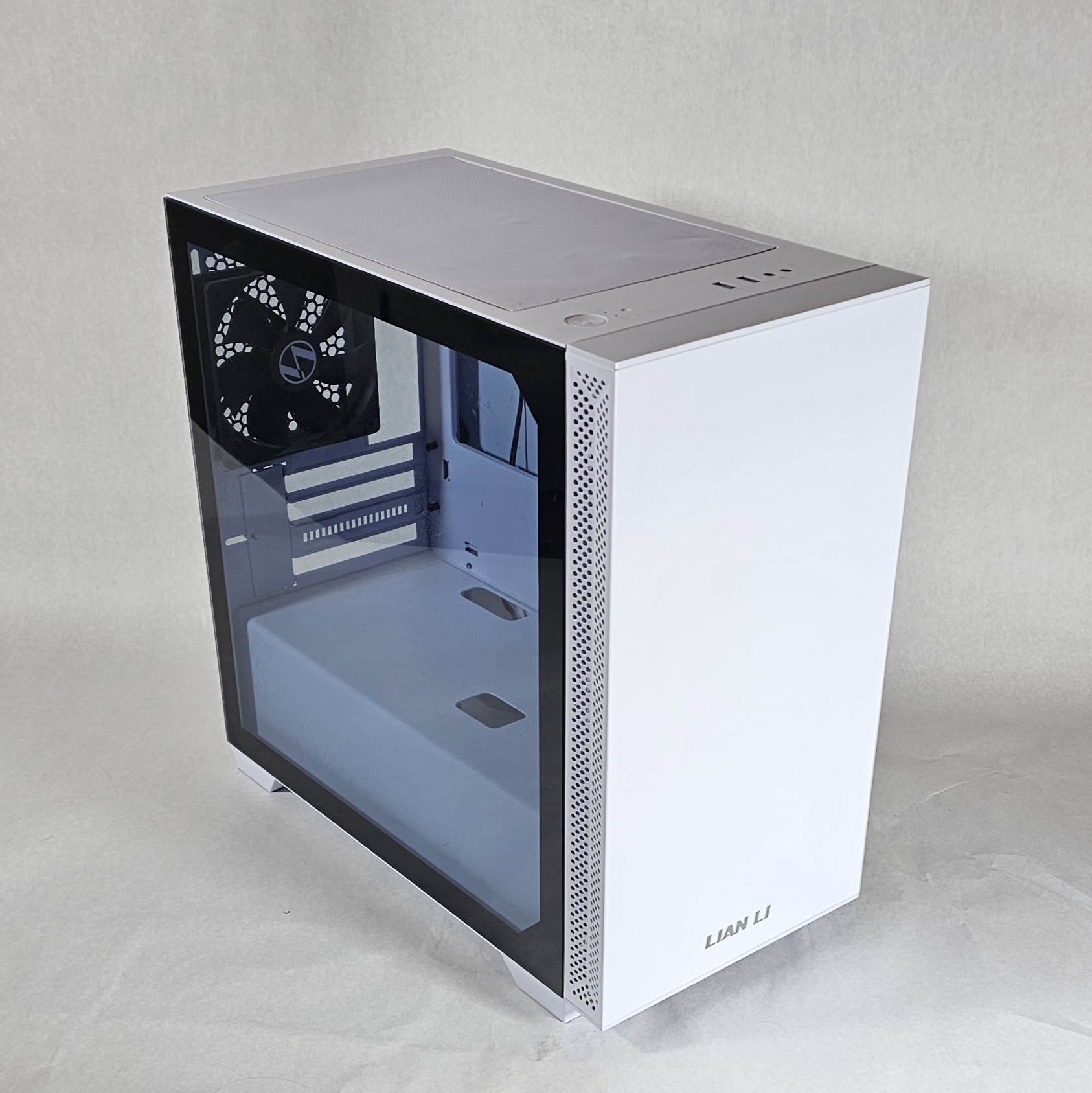 LIAN LI White PC Case - Like New