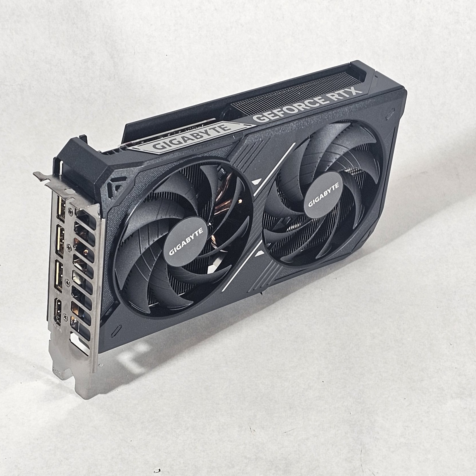 RTX 5060 Ti Gigabyte WINDFORCE 8GB DDR7 - Like New