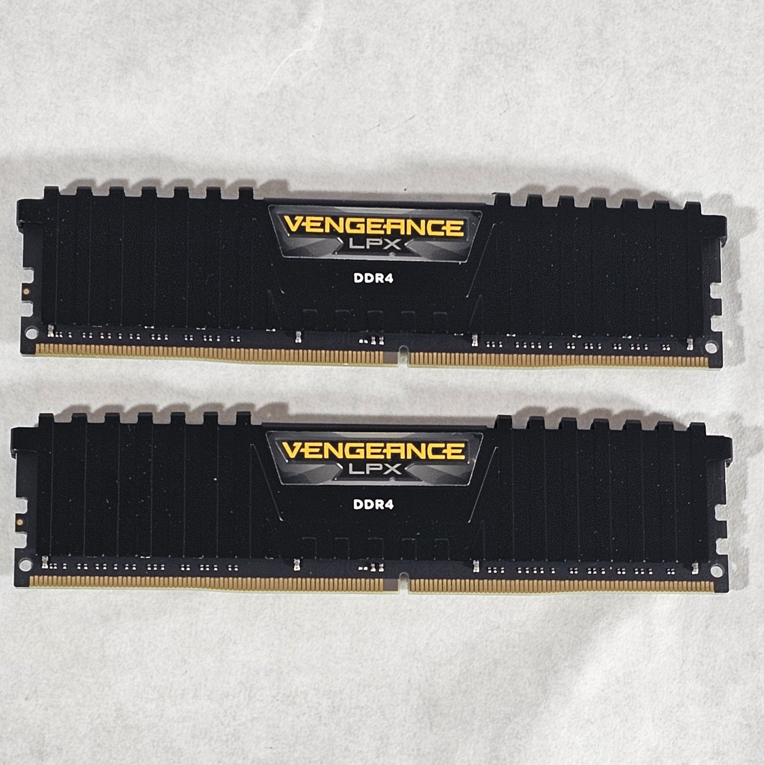 32GB DDR4 (2x16GB) CL16 3200MHz Corsair Vengeance LPX