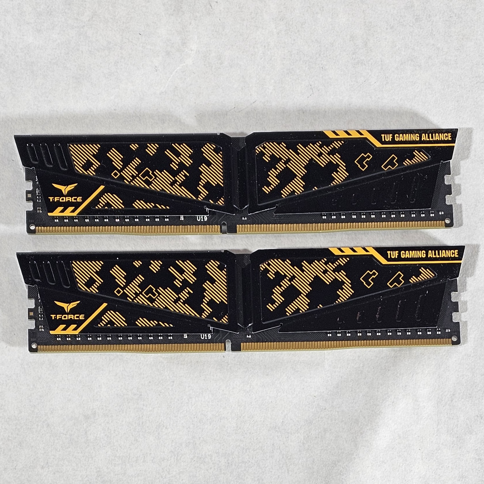 16GB DDR4 (2x8GB)-293 CL16 3000MHz T-FORCE TUF GAMING - Like New