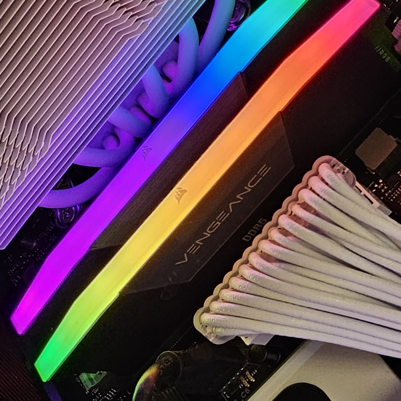 64GB DDR5 (2x32GB) CL30 6000MT/s RGB Corsair Vengeance