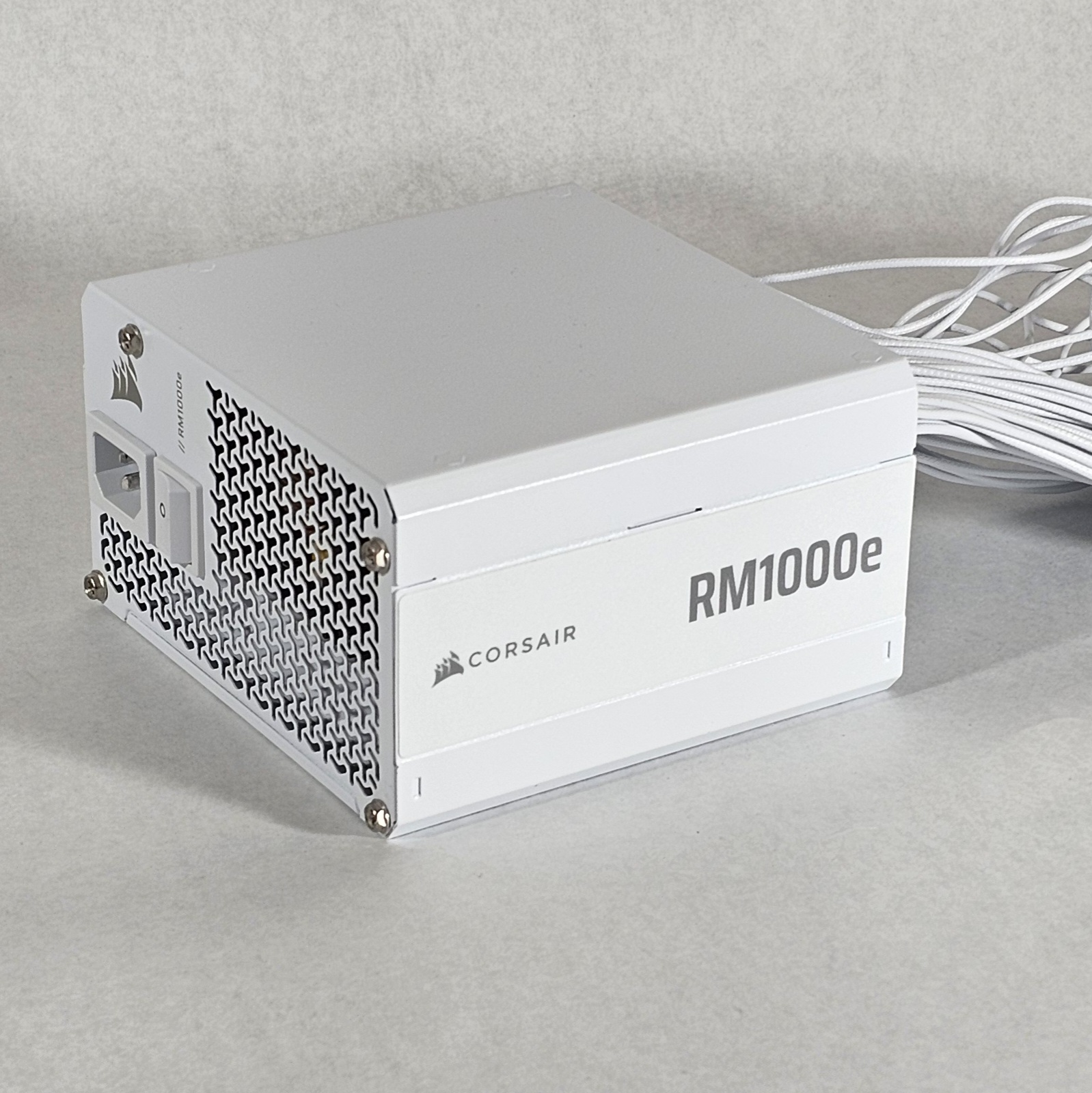 1000 Watt PSU RM1000e Corsair White Power Supply