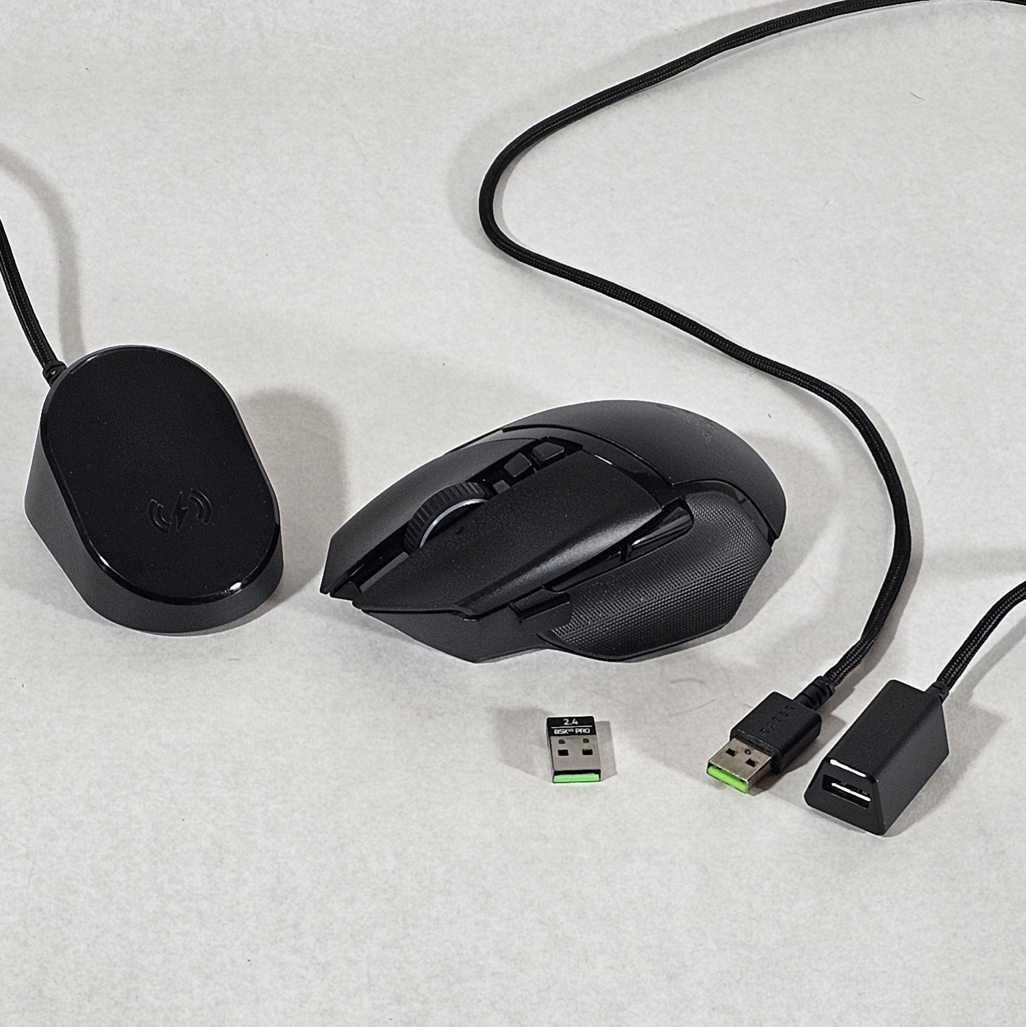 RAZER BASILISK V3 PRO Gaming Mouse RZ01-0462 with WIRELESS CHARGER - Fully Tested