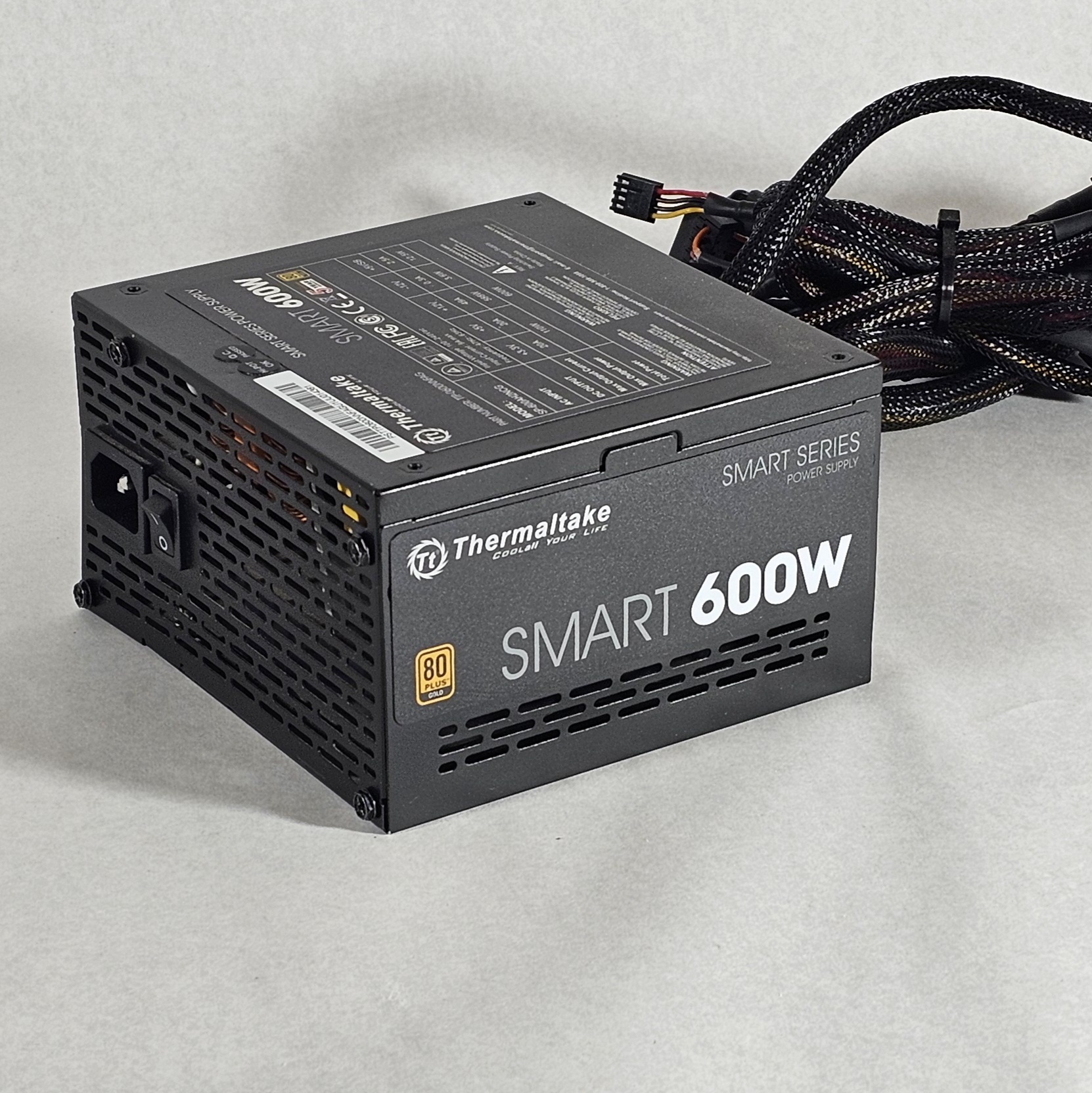 600 Watt PSU 80+ GOLD Thermaltake SMART 600W Power Supply