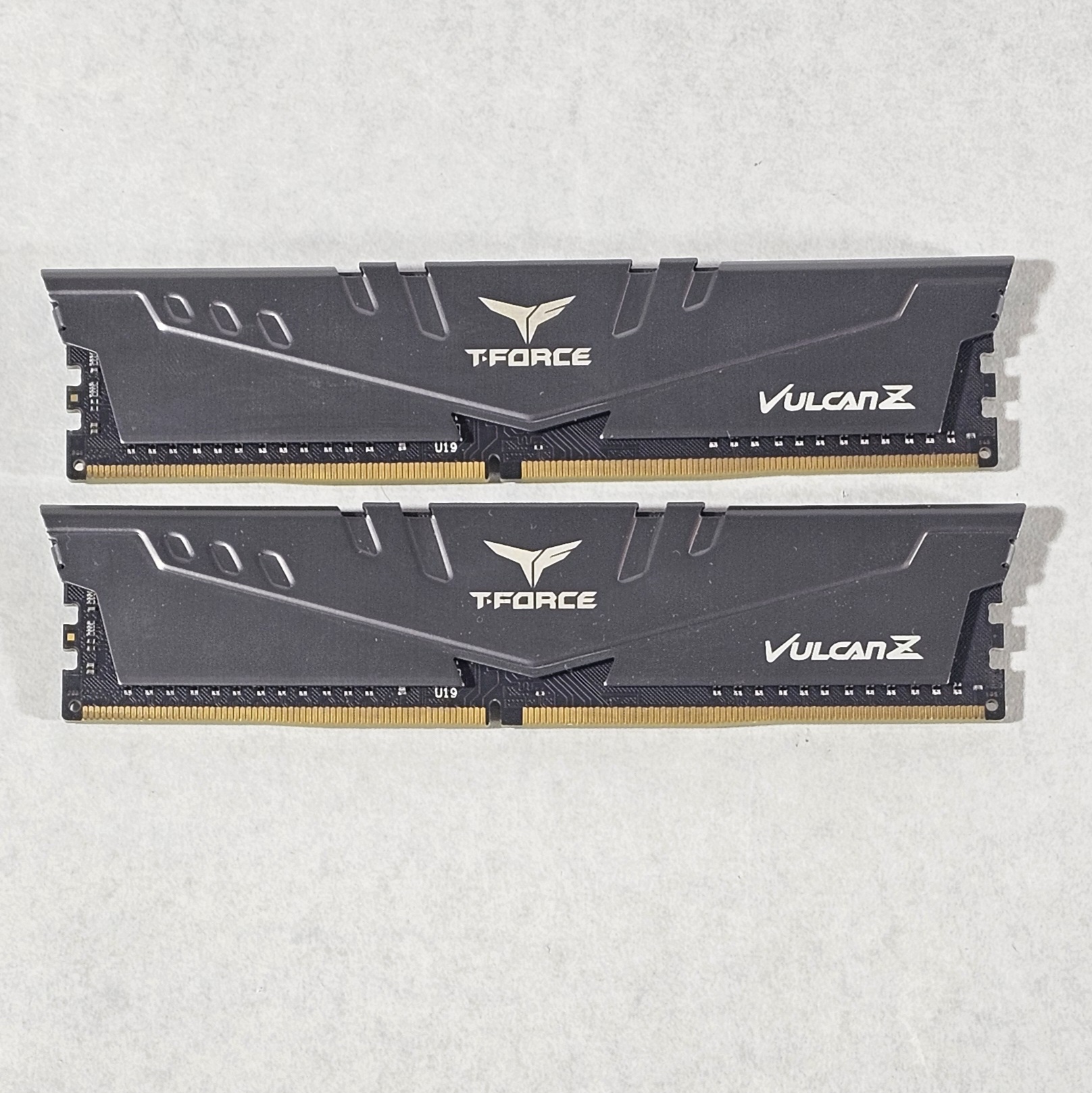 16GB DDR4 (2x8GB) CL18 3200MT/s T-Force Vulcan Z