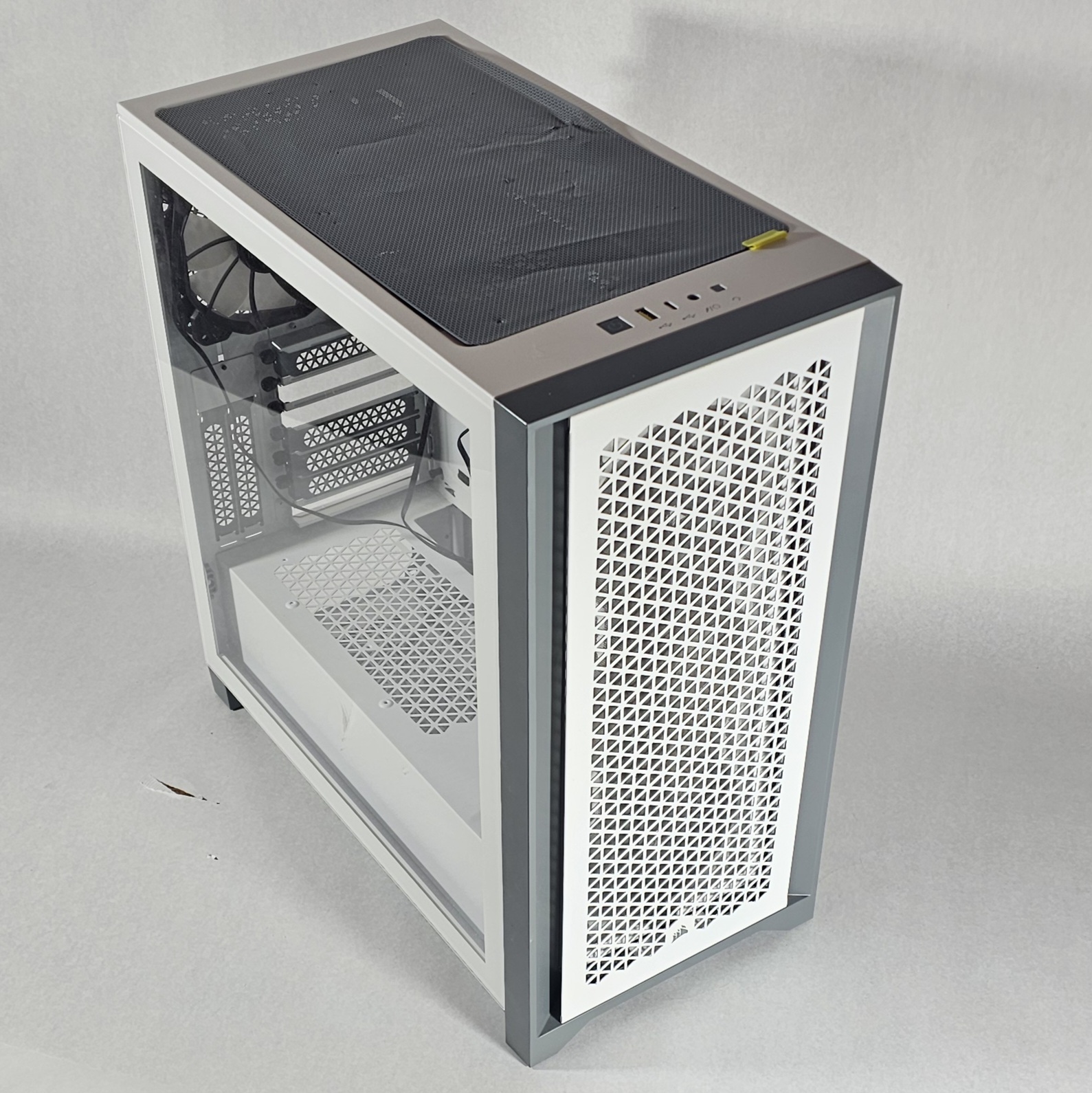 White Corsair 4000 ATX PC Case