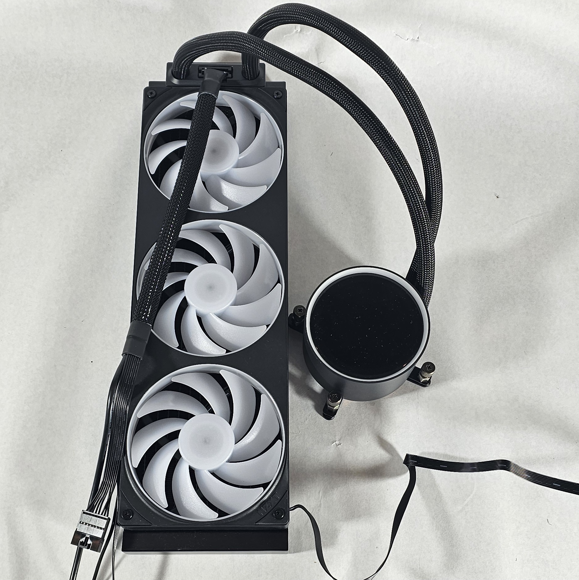 360mm RGB NZXT AIO CPU Liquid Cooler LGA1700 w\ LCD Screen