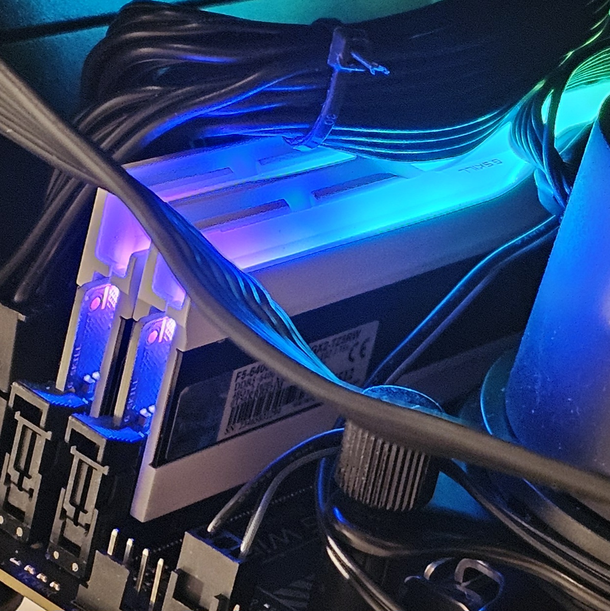 96GB DDR5 (2 x 48GB) 6400mhz CL32 G.SKILL Trident Z5 RGB Series