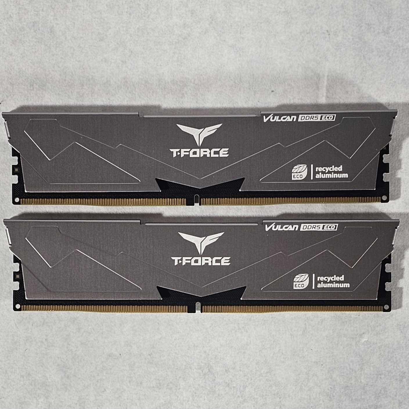 32GB DDR5 (2x16GB) CL30 6000MT/s T-Force Vulcan
