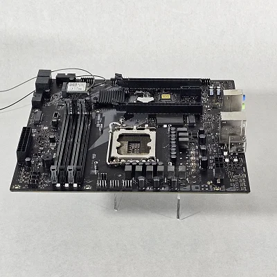 Acer Predator IH67M-WH V1.0 LGA1700 DDR5 mATX Motherboard w/ WiFi & I/O Shield - photo 4