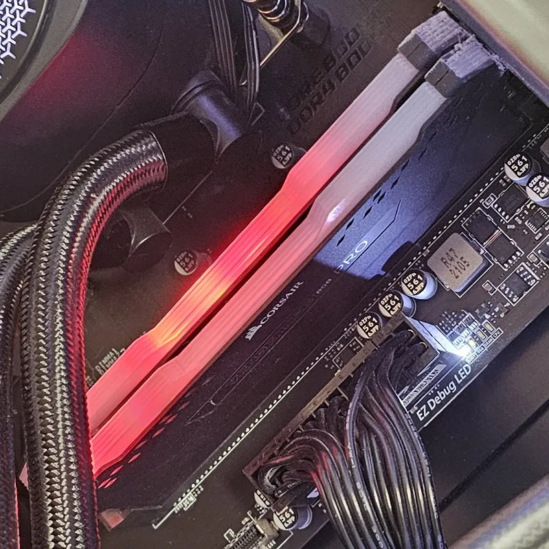 16GB DDR4 (2x8GB) 531 CL18 3600MT/s Corsair Vengeance RGB Pro SL
