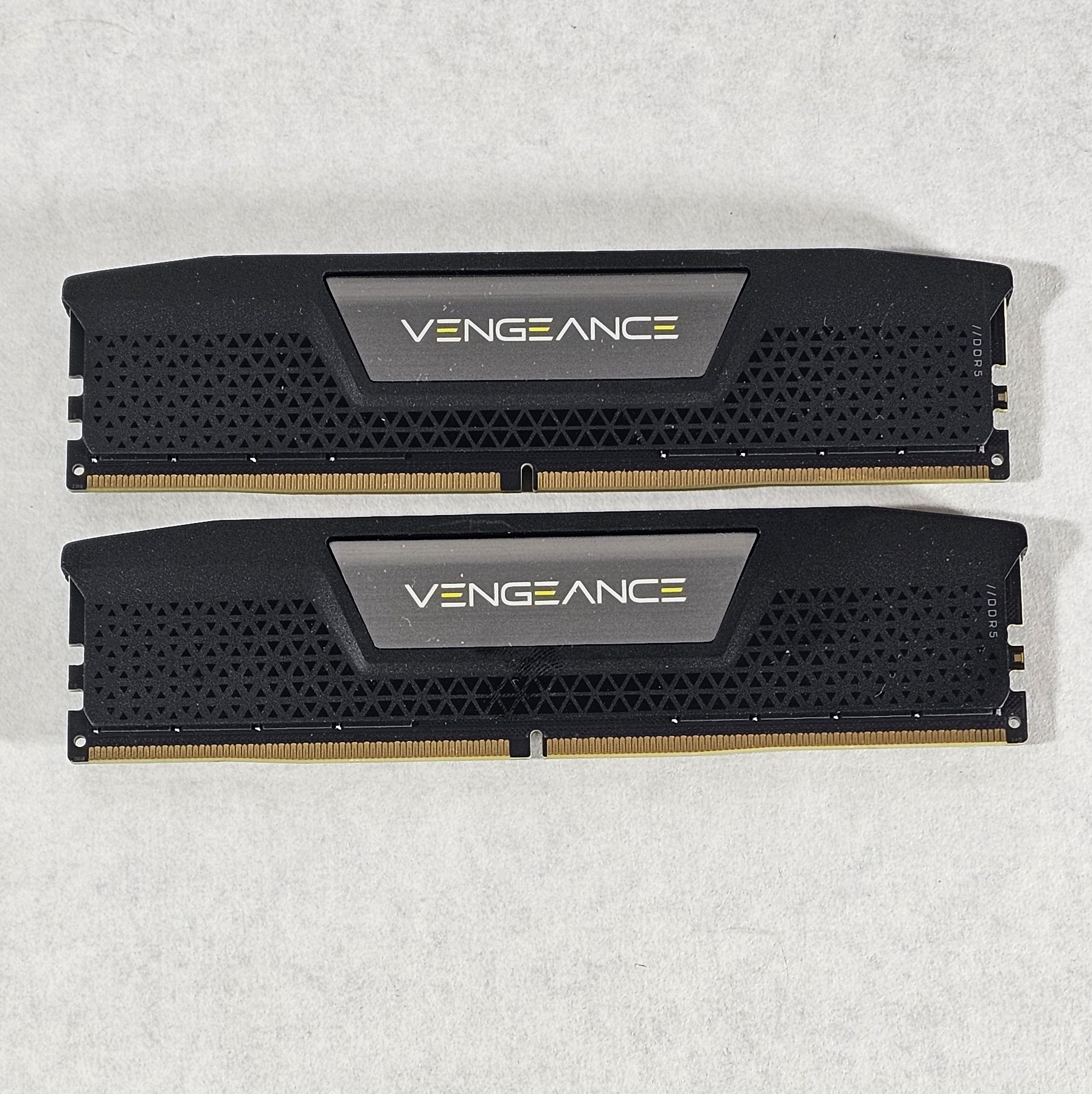 64GB DDR5 (2x32GB) 6400MT/s Corsair Vengeance