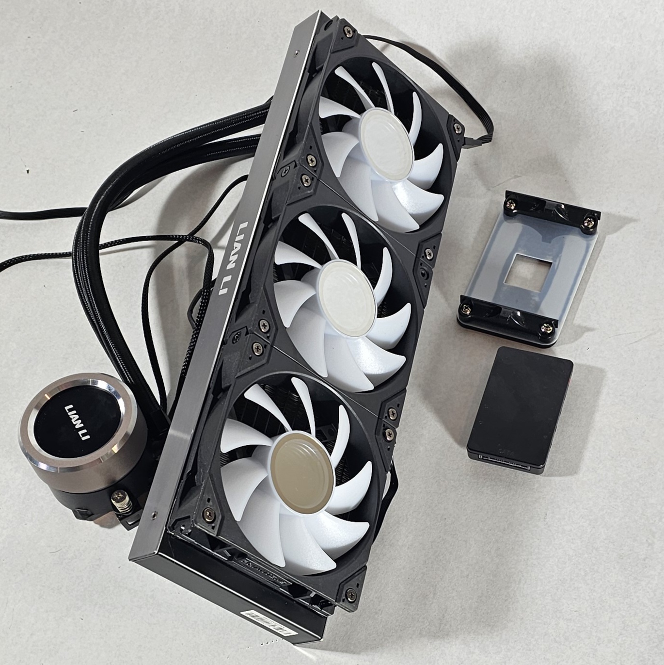 360mm AIO LIAN LI CPU Liquid Cooler for AMD AM4