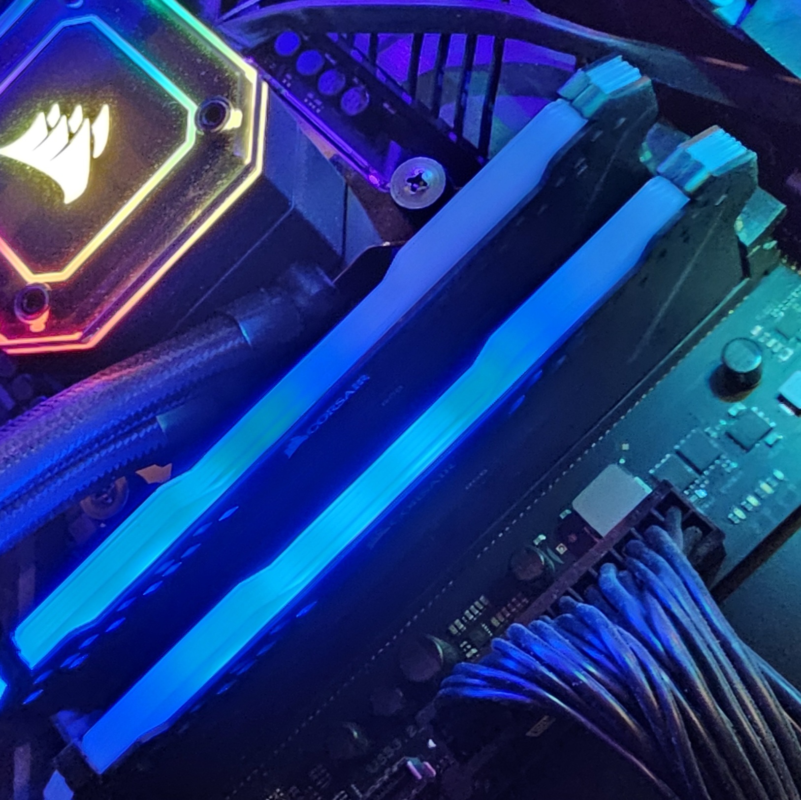 32GB DDR4 RGB Corsair Vengeance Pro
