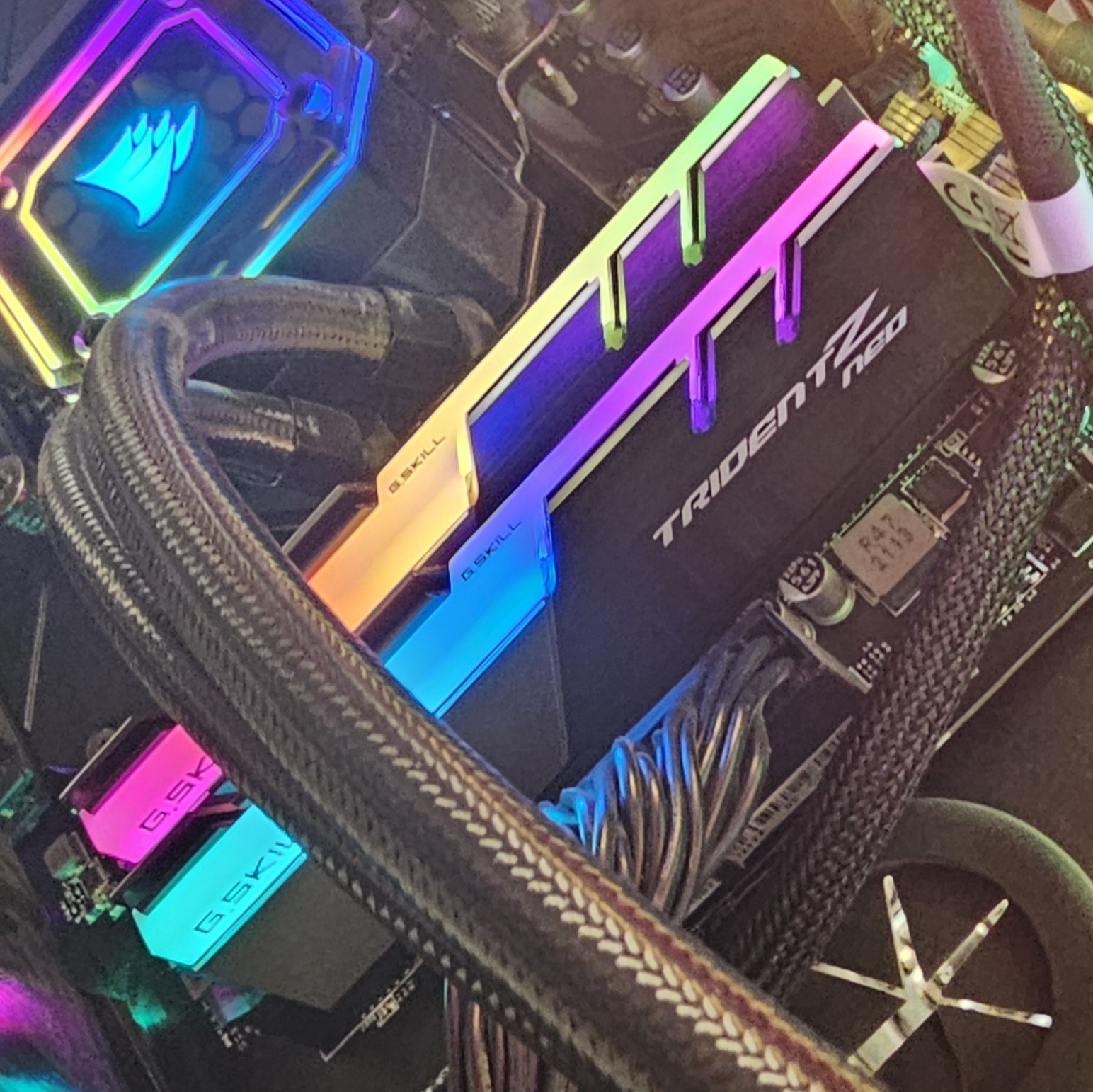 32GB DDR4 (2x16GB) 610 3600MT/s G.Skill Trident Z RGB