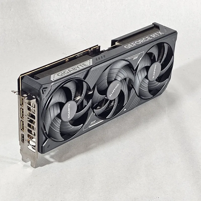 RTX 5080 Gigabyte 16GB