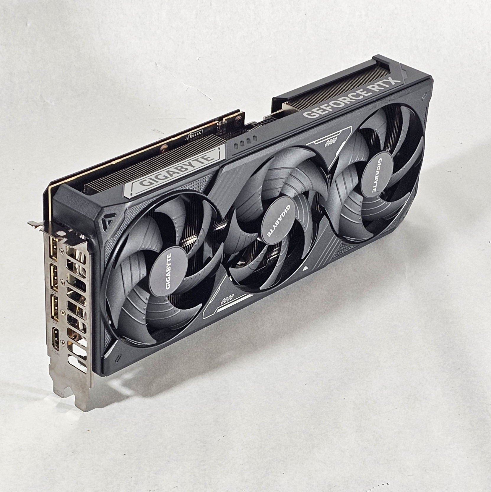 RTX 5080 Gigabyte 16GB