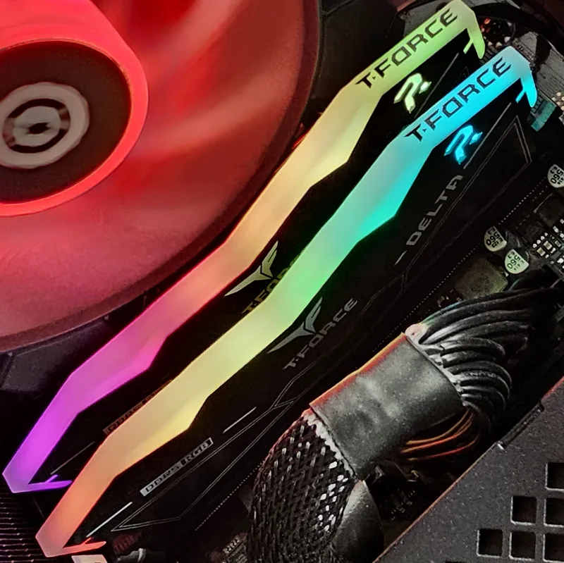 32GB DDR5 (2x16GB) CL38 6400MT/s TeamGroup T-Force Delta RGB