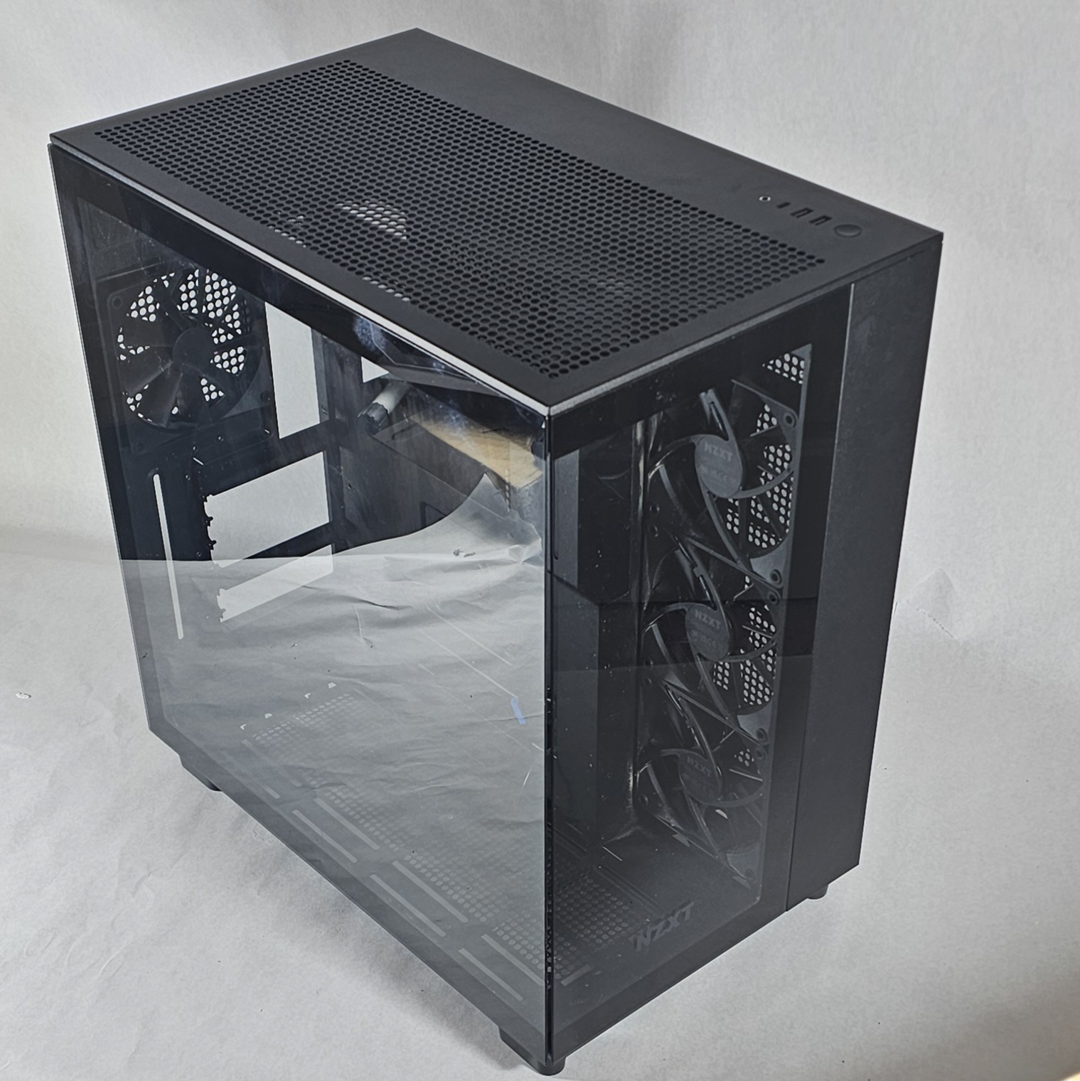 Black NZXT PC Case with Tempered Glass w/ 4 Fans
