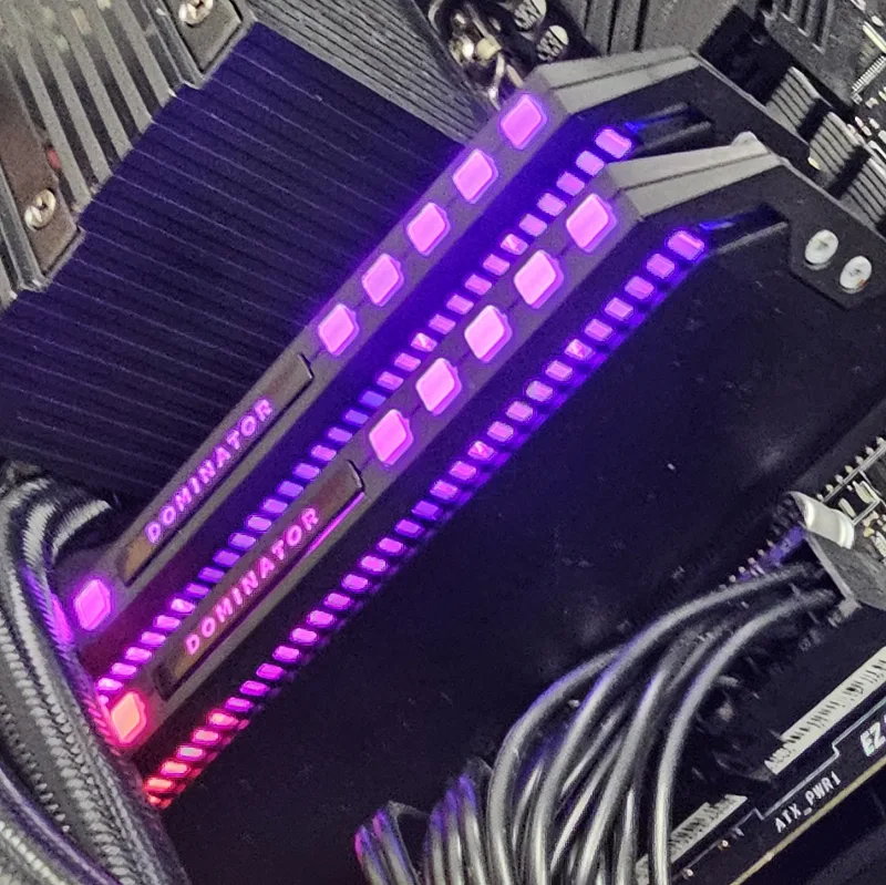 64GB DDR4 (2x32GB) CL16 3200MT/s Corsair Dominator Platinum