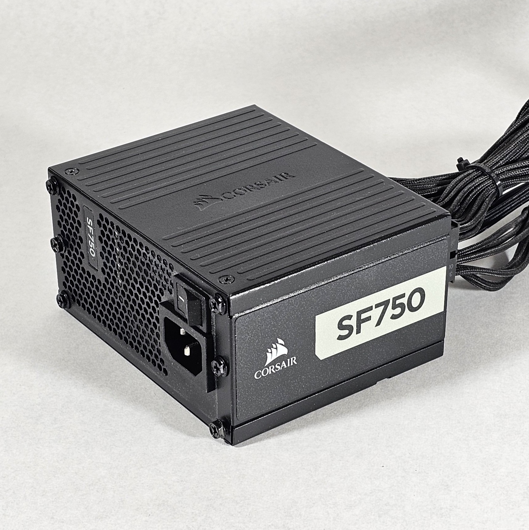 750 Watt ITX PSU Corsair SF750 Fully Modular, 80+ Platinum