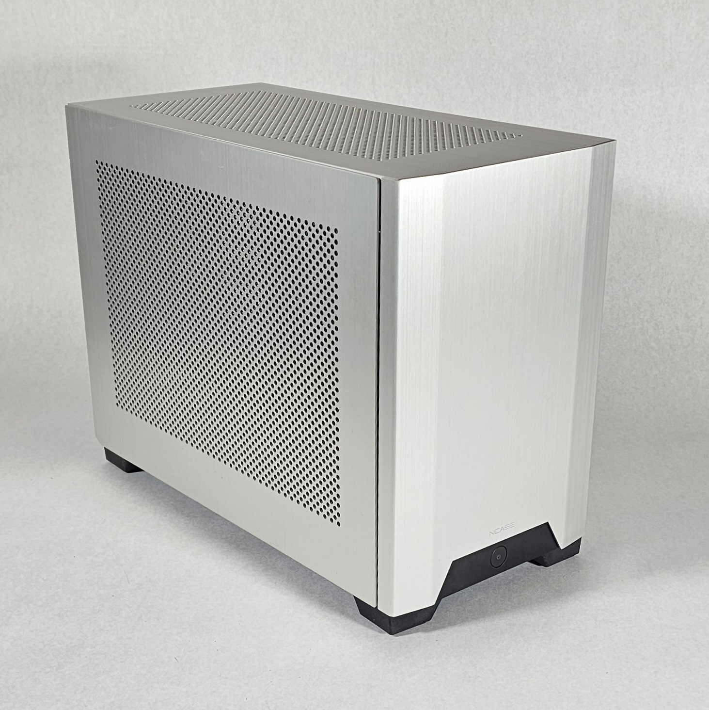 ITX PC Case NCASE M1 v6.1