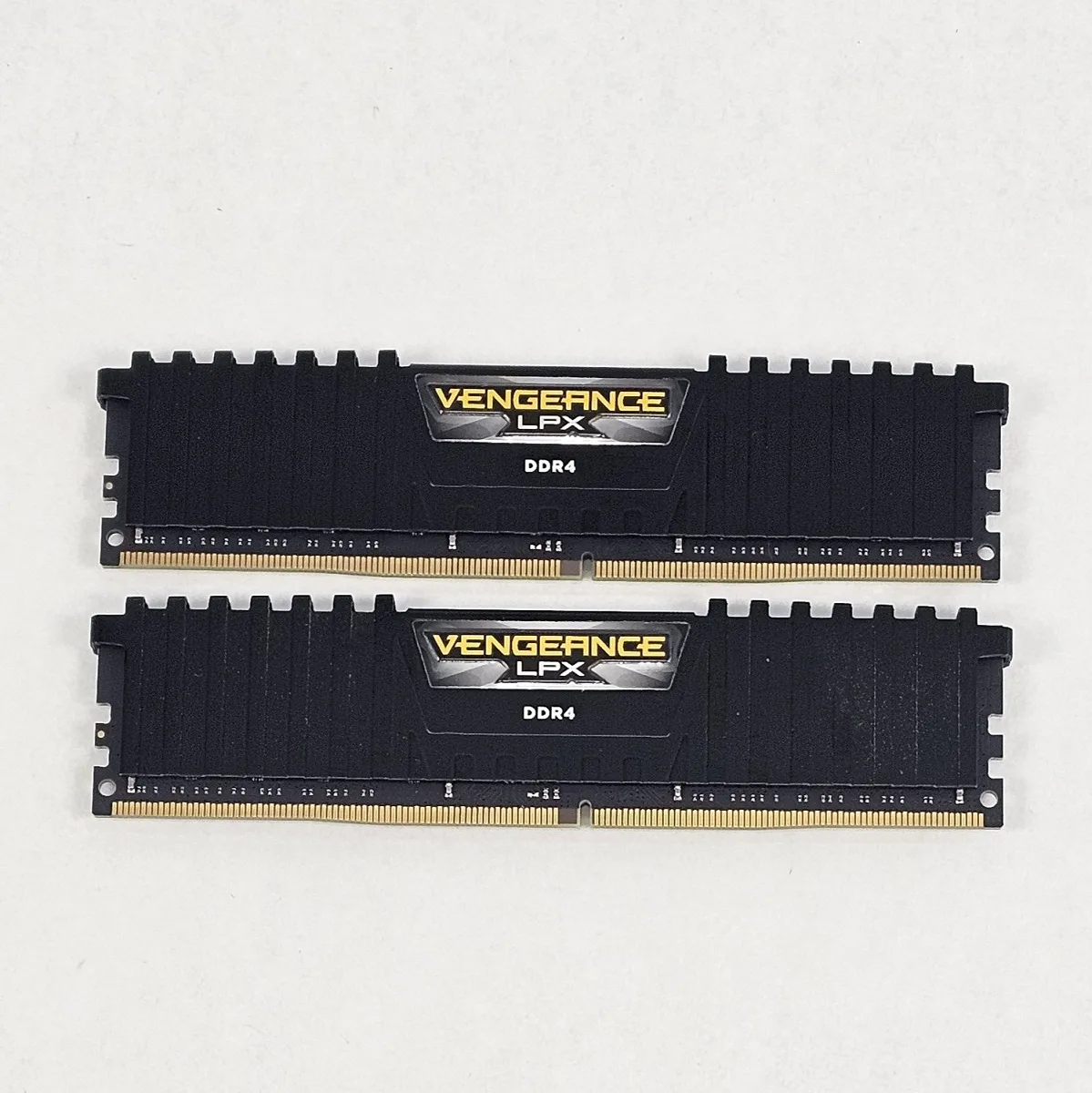 32GB DDR4 (2x16GB) CL18 3600MT/s Corsair Vengeance LPX