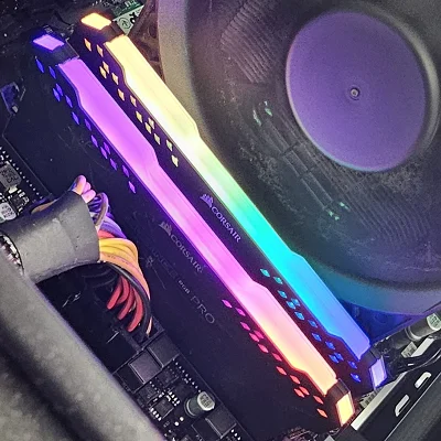 32GB DDR4 (2x16GB) CL18 3600MT/s Corsair Vengeance RGB PRO - photo 1