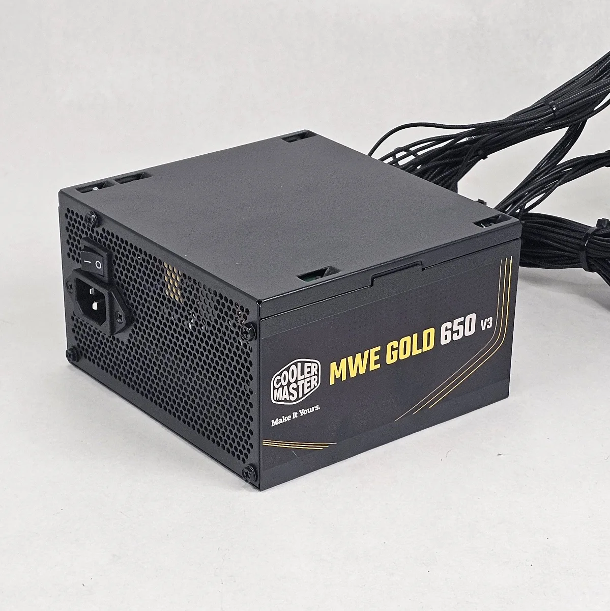 650 Watt PSU Cooler Master MWE Gold 650 V3 Power Supply