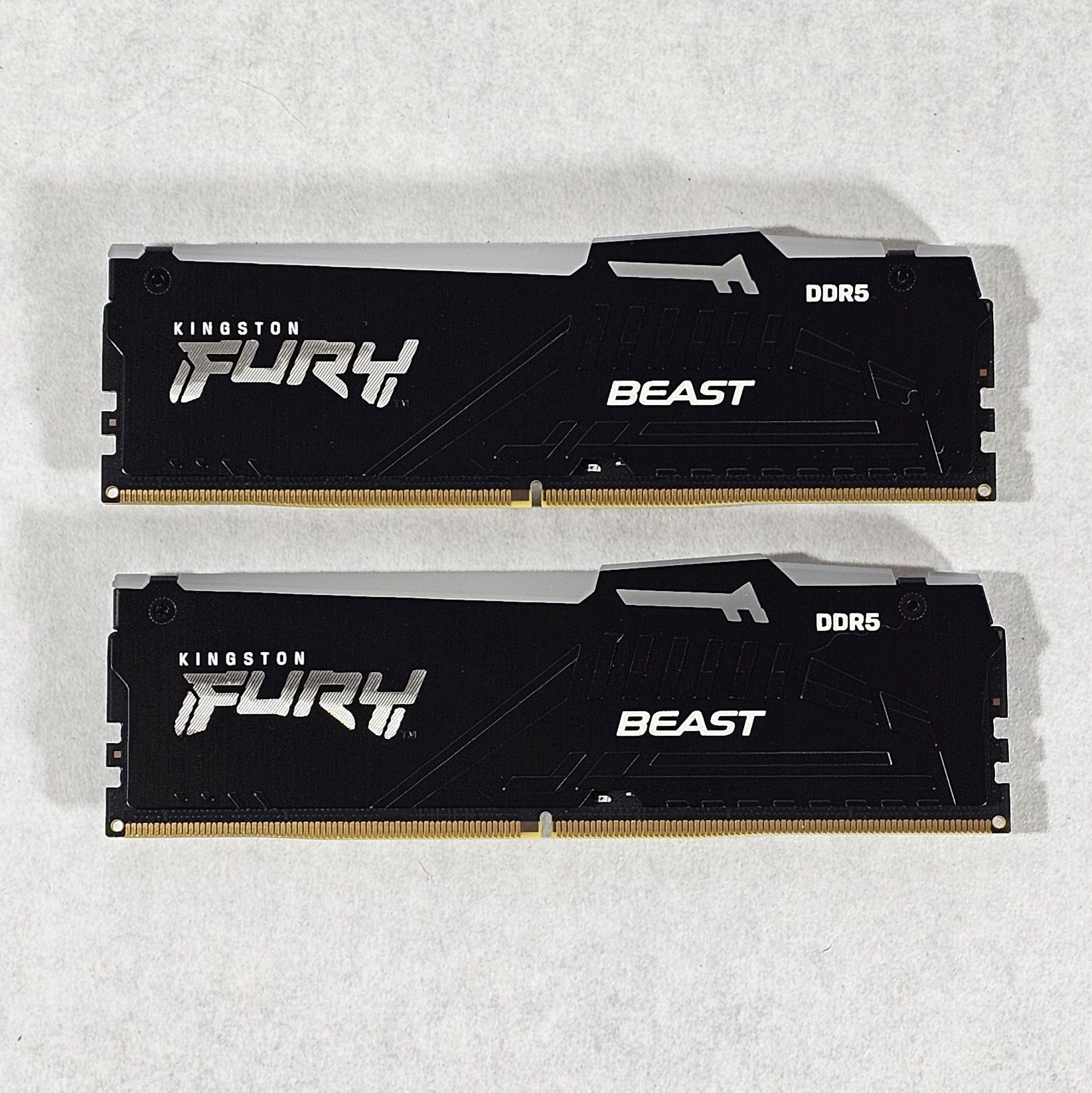 32GB DDR5 (2x16GB) RGB 81-Kingston Fury Beast