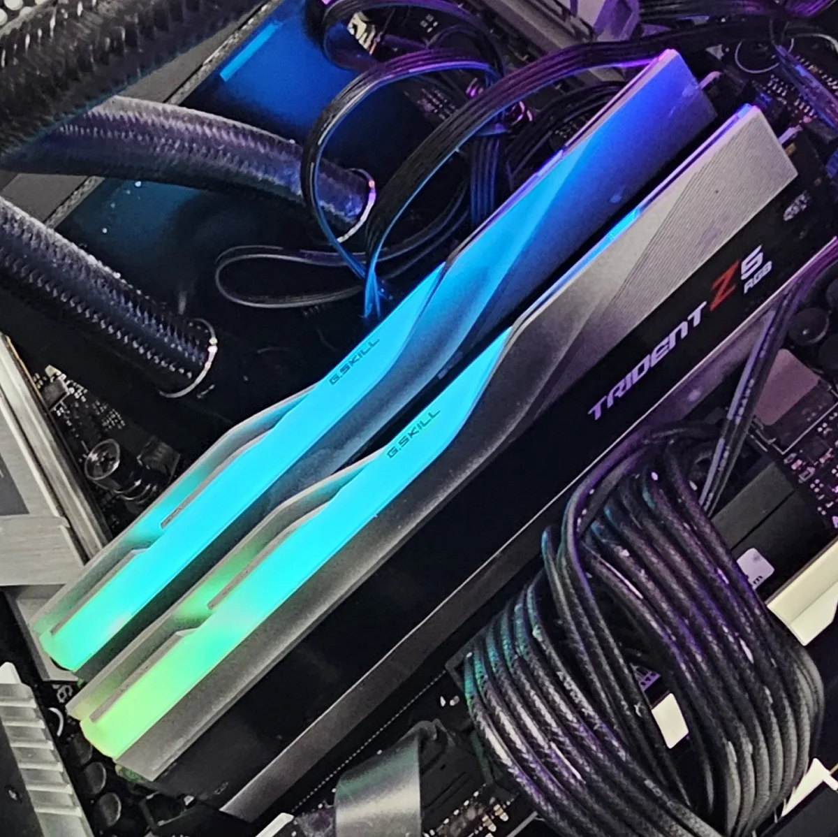 32GB DDR5 (2x16GB) CL34 7200MT/s G.Skill Trident Z5 RGB