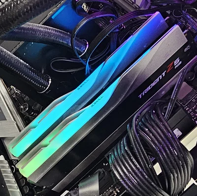 32GB DDR5 (2x16GB) CL34 7200MT/s G.Skill Trident Z5 RGB - photo 1