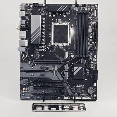 Gigabyte B650 UD AX AMD AM5 DDR5 ATX Motherboard - photo 1
