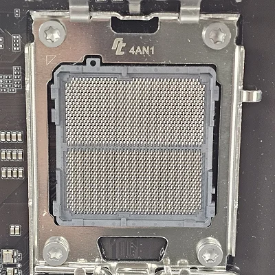 Gigabyte B650 UD AX AMD AM5 DDR5 ATX Motherboard - photo 6