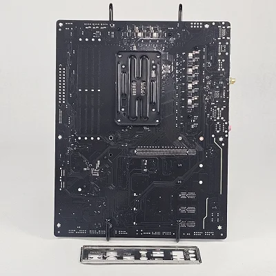 Gigabyte B650 UD AX AMD AM5 DDR5 ATX Motherboard - photo 7