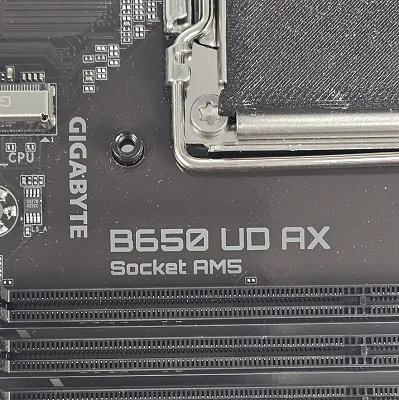Gigabyte B650 UD AX AMD AM5 DDR5 ATX Motherboard - photo 8