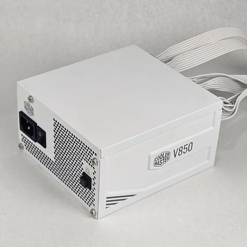 White 850 Watt PSU Cooler Master V850 Power Supply